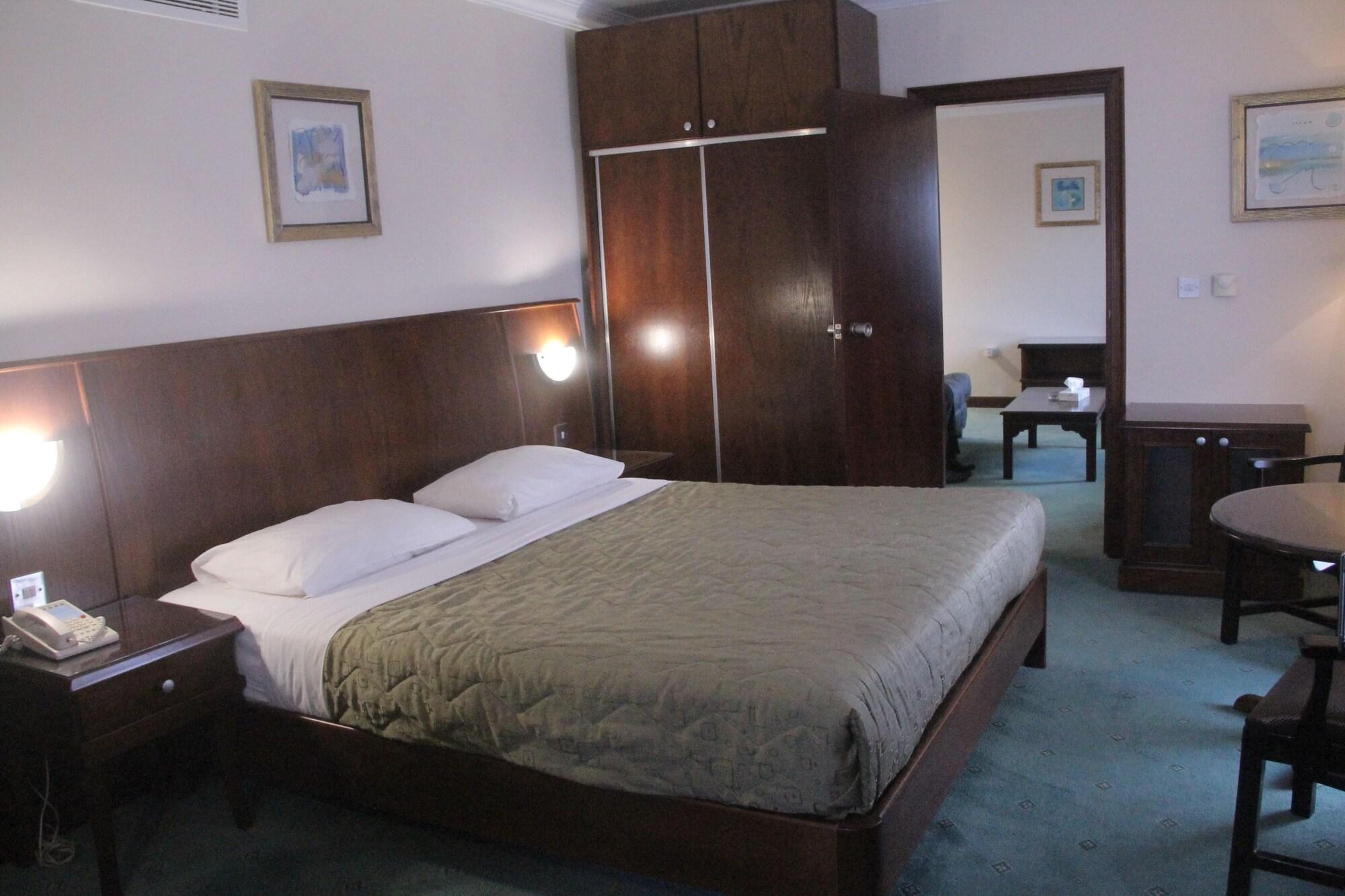 Le Vendome Hotel Amman Esterno foto