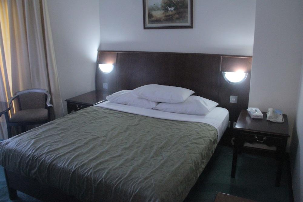 Le Vendome Hotel Amman Esterno foto
