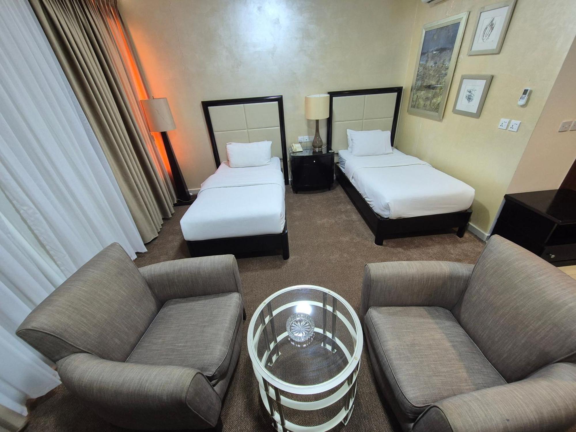 Le Vendome Hotel Amman Esterno foto
