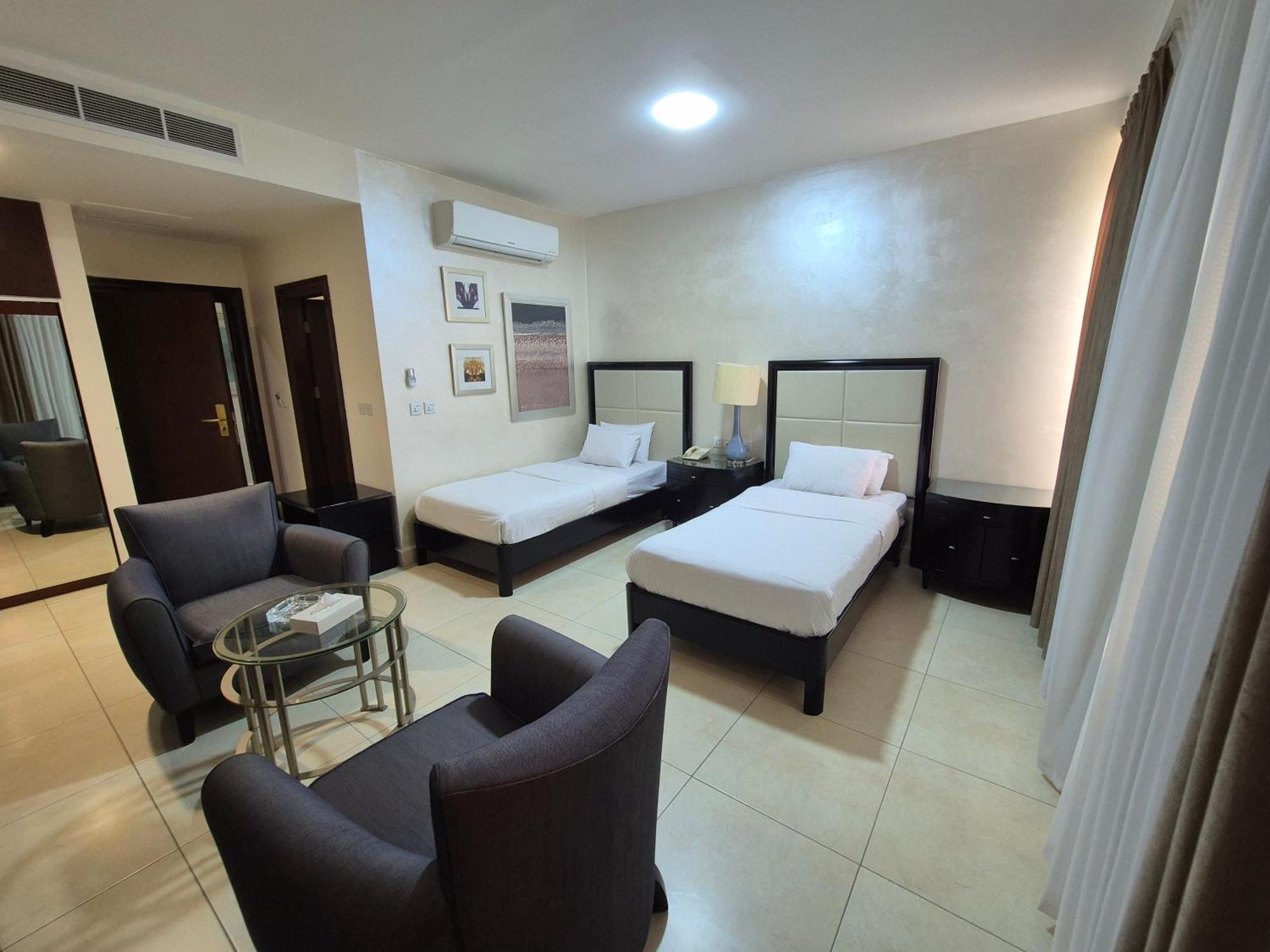 Le Vendome Hotel Amman Esterno foto