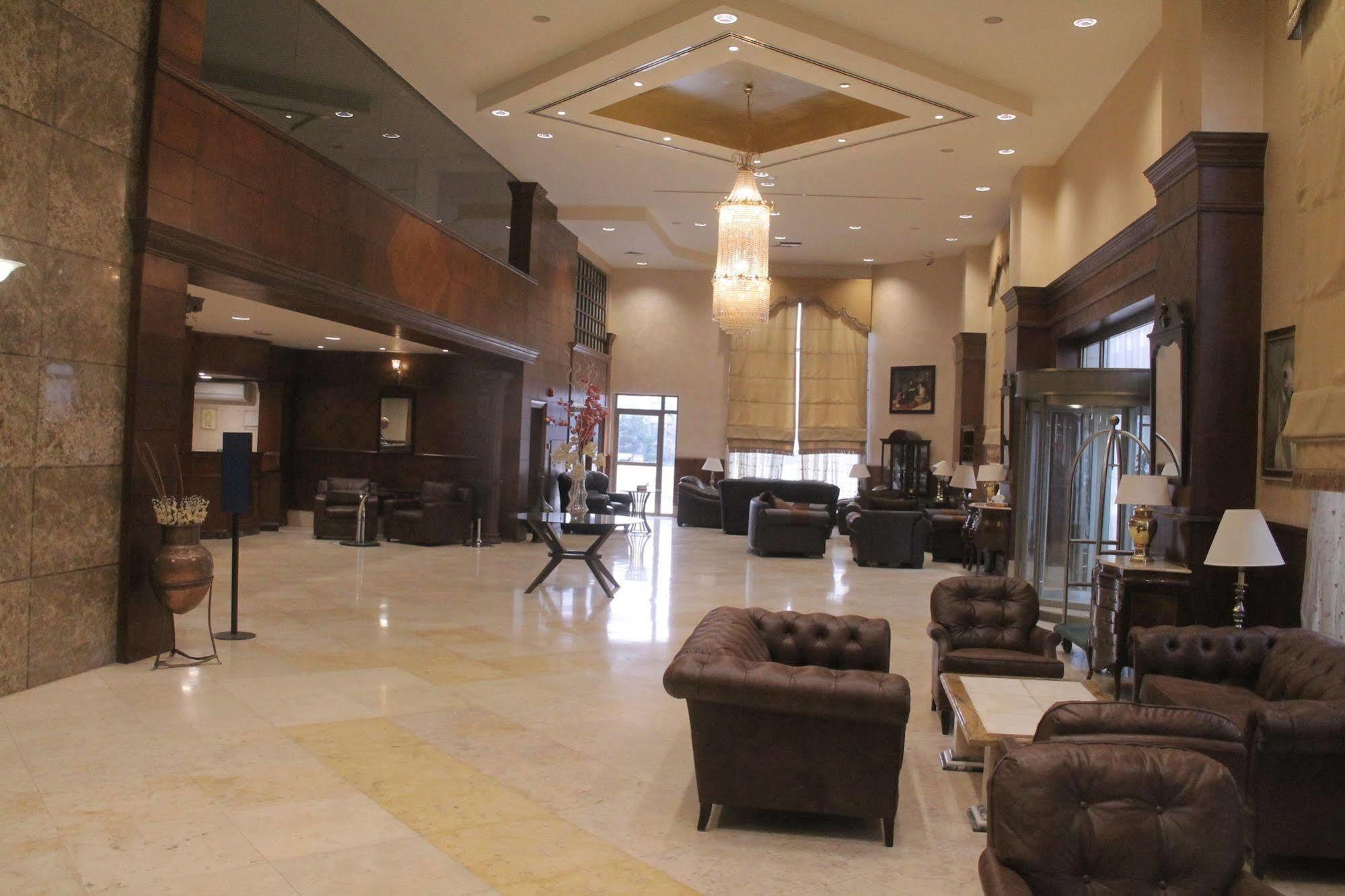 Le Vendome Hotel Amman Esterno foto