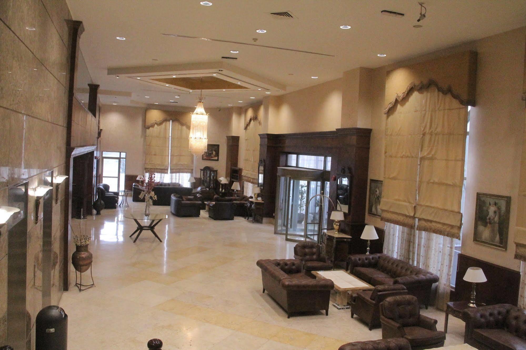 Le Vendome Hotel Amman Esterno foto