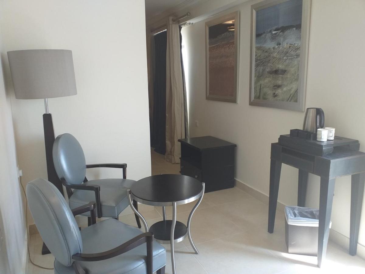 Le Vendome Hotel Amman Esterno foto